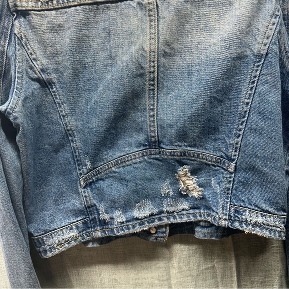 BLANKNYC Distressed Puff Shoulder Cropped Denim Jean Jacket Size S Buttons - Picture 6 of 10